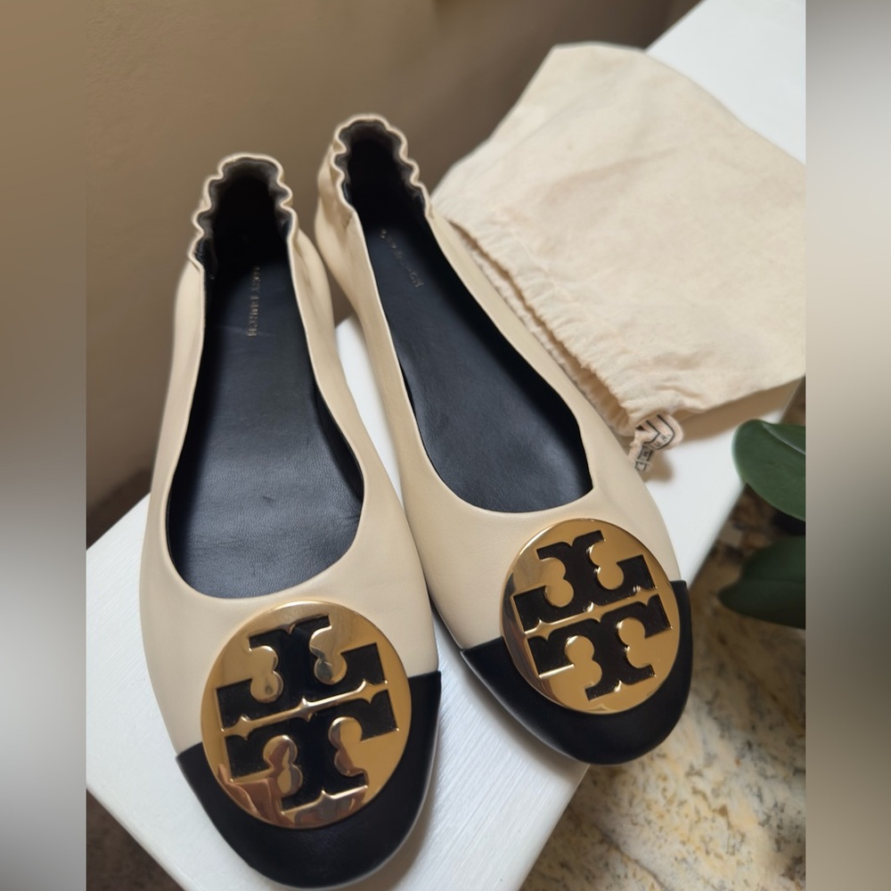 Authentic Tory Burch Claire Cap Toe Ballet Flats in New Cream/Black size 9 women